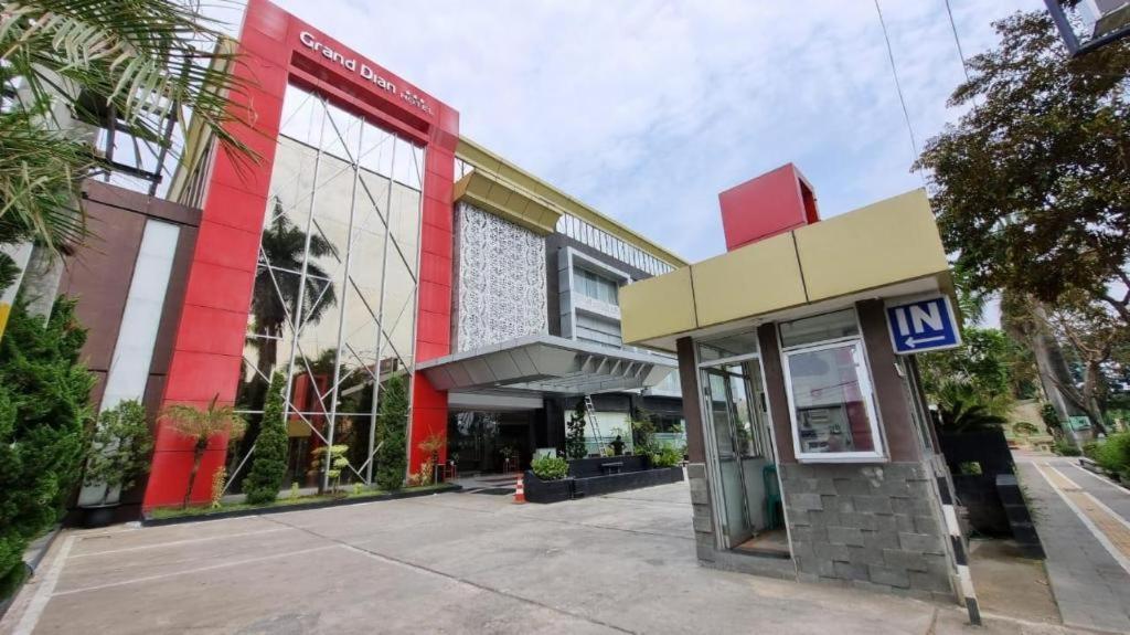 Grand Dian Hotel Slawi Тегал Экстерьер фото