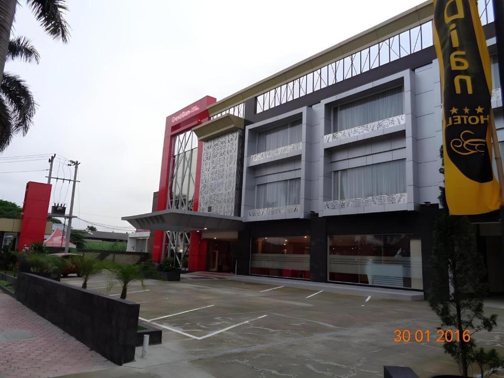 Grand Dian Hotel Slawi Тегал Экстерьер фото